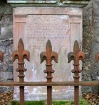 Moniaive  Glencairn grave railing 2